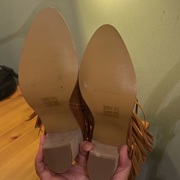 Beast Ankle Fringe Boots size 8 - Picture 5 of 10